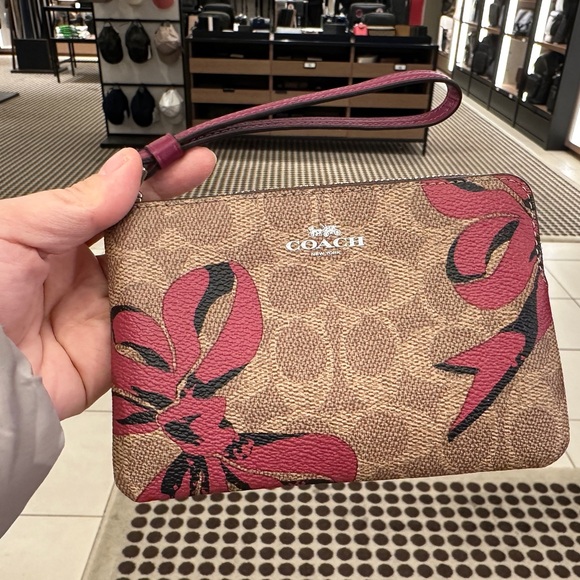 NWT COACH Corner Zip Wristlet In Signature Canvas With Bow Print - Picture 3 of 12